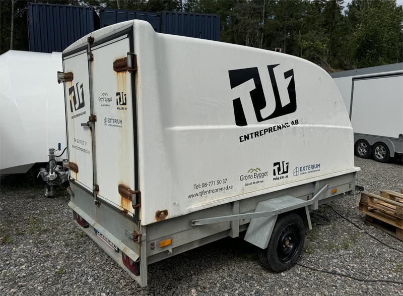 Sävsjösläpet SSEL 1000 med kåpa stulet i Saltsjö Boo utanför Stockholm