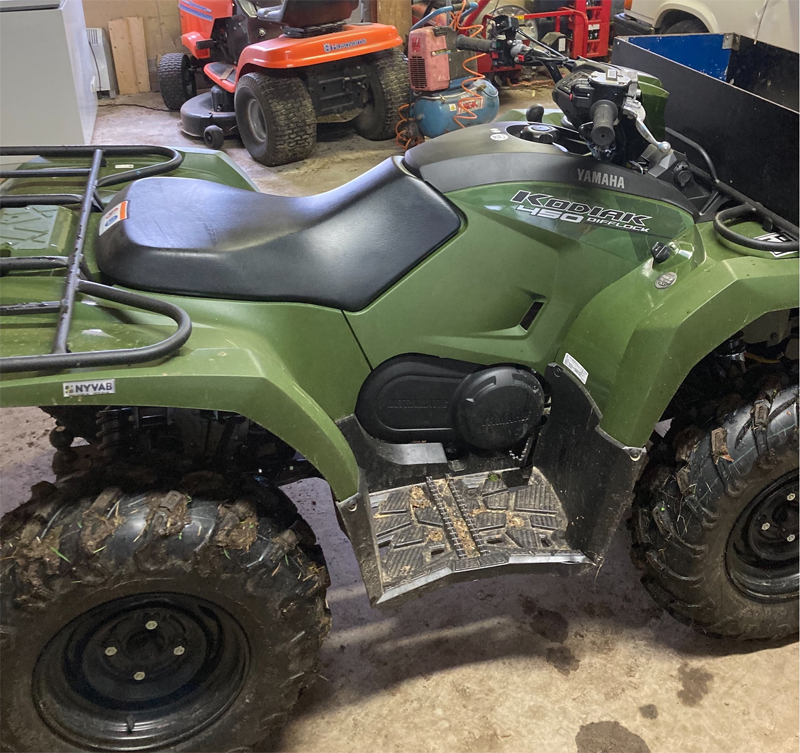 Grön fyrhjuling Yamaha YFM 450 Kodiak EPS stulen i Fårtorp  söder om Ljungby