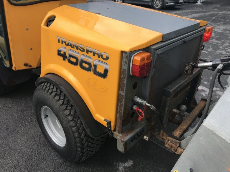 Gul redskapsbärare BELOS Transpro 4560 stulen i Bro nordväst om Stockholm