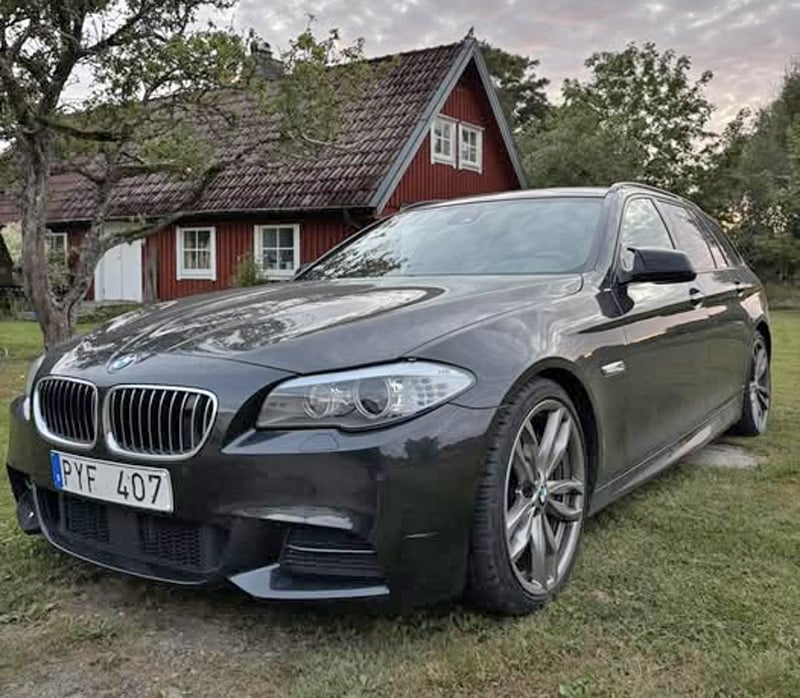 Svart BMW M550D Xdrive Touring stulen i Långås mellan Falkenberg och Varberg