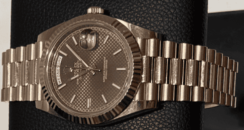 Polisen i Stockholm söker information om en stulen  ROLEX Oyster Perpetual, Day-Date 40.