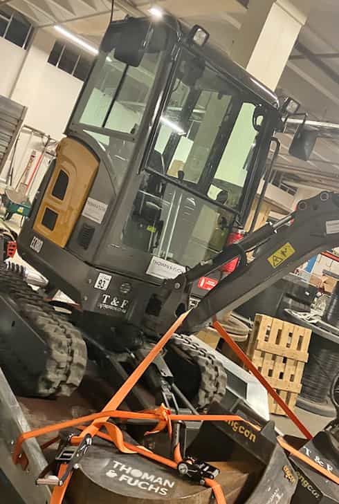 Minigrävare Volvo EC 18D och ett Gaupen släp stulet mellan Ösmo och Stora Vika, söder om Stockholm